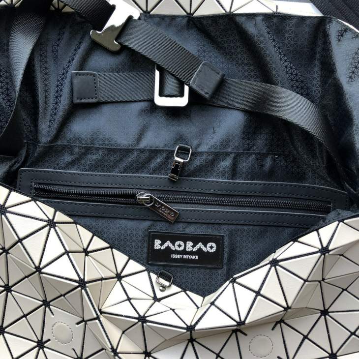 Picture of Issey Miyake Handbags _SKUfw94915604fw